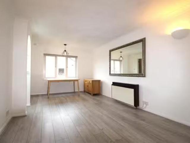 2 bedroom flat for rent in Higham Station Avenue, London, E4