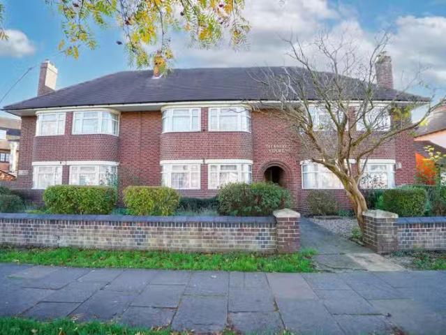 2 bedroom flat for rent in Highfield Road, Hall Green, B28