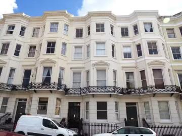 2 bedroom flat for rent in Holland Road, Hove, BN3