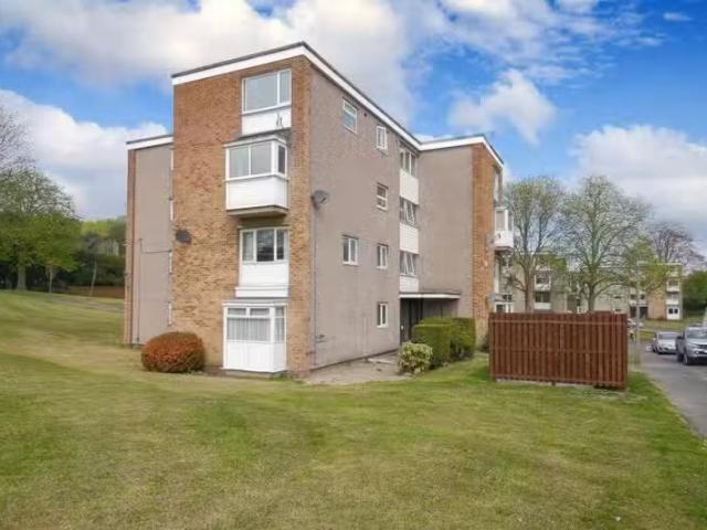2 bedroom flat for rent in Hoyle Court Road, Baildon, Shipley.