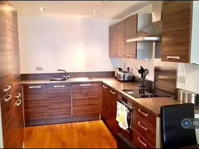 2 bedroom flat for rent in Iconia House, Bromley, BR2