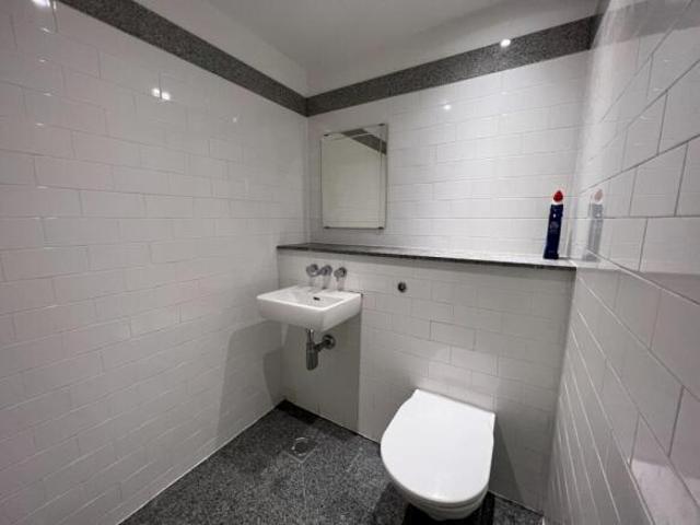 2 bedroom flat for rent in Isaac Way, Manchester, M4