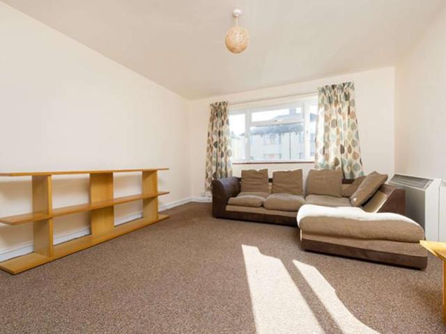 2 bedroom Flat for rent in Kenilworth Avenue, Cowley, OX4