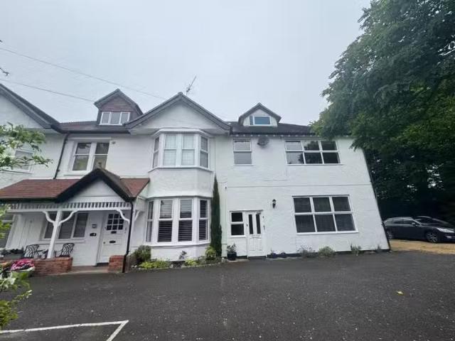 2 bedroom flat for rent in Kings Avenue, Penn Hill, BH14