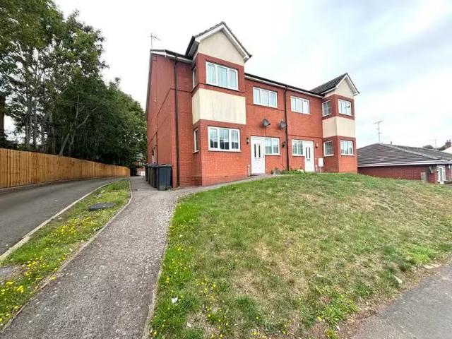 2 bedroom flat for rent in Kings Close, Kings Norton, B30