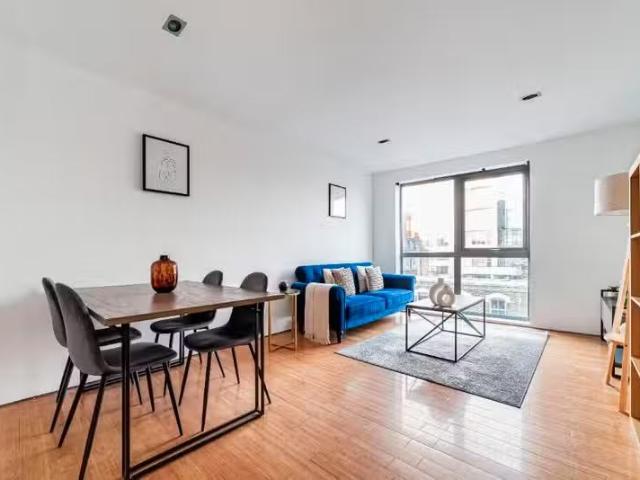 2 bedroom flat for rent in Kingsland Road, London, E8