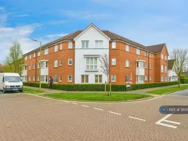 2 bedroom flat for rent in Layton Street, Welwyn Garden City.
