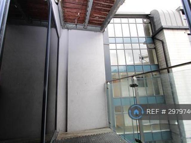 2 bedroom flat for rent in Leeds Road, Bradford, BD1
