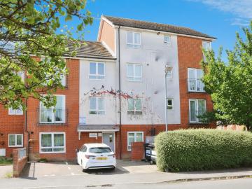 2 Bedroom Flat for rent in Longwood Avenue, Langley