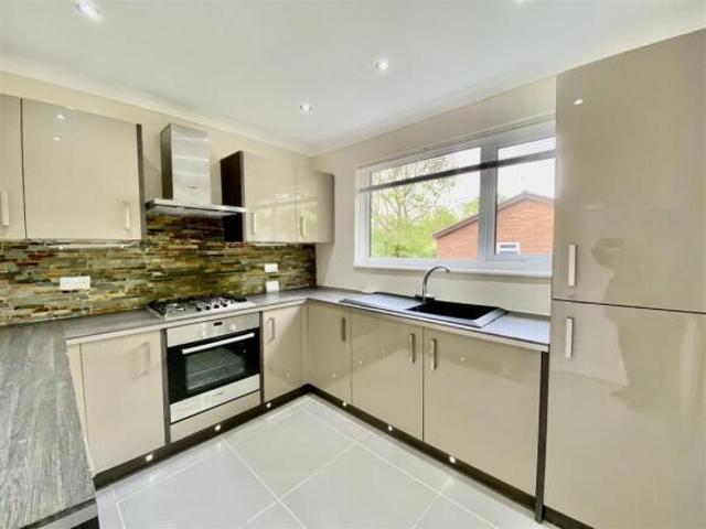2 bedroom flat for rent in Lotus Close, Newcastle Upon Tyne, NE5