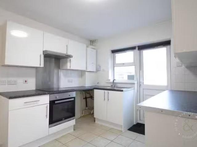 2 bedroom flat for rent in Llanfair Road, Pontcanna, Cardiff.