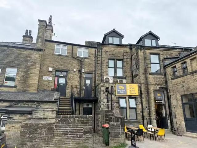 2 bedroom flat for rent in Main Street, Bingley, West Yorkshir.