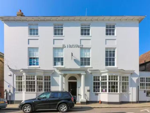 2 bedroom flat for rent in Market Street, Sandwich, Kent, CT13