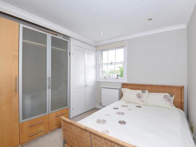2 bedroom flat for rent in Marlborough Road, Richmond, TW10