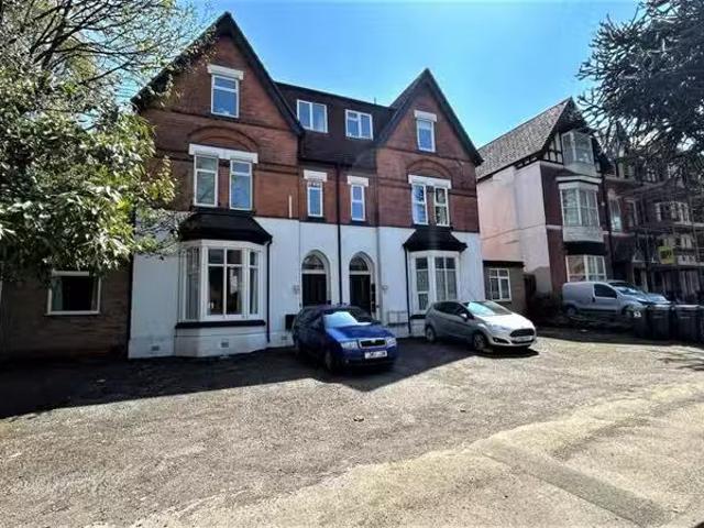 2 bedroom flat for rent in Mayfield Road, Moseley, Birmingham.