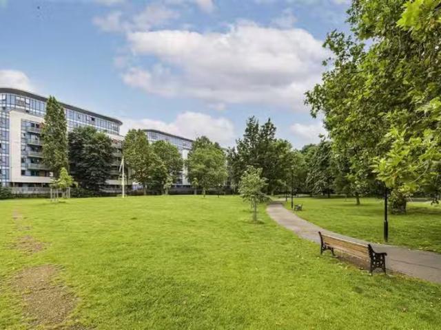 2 bedroom flat for rent in Meath Crescent, Meath Crescent, E2