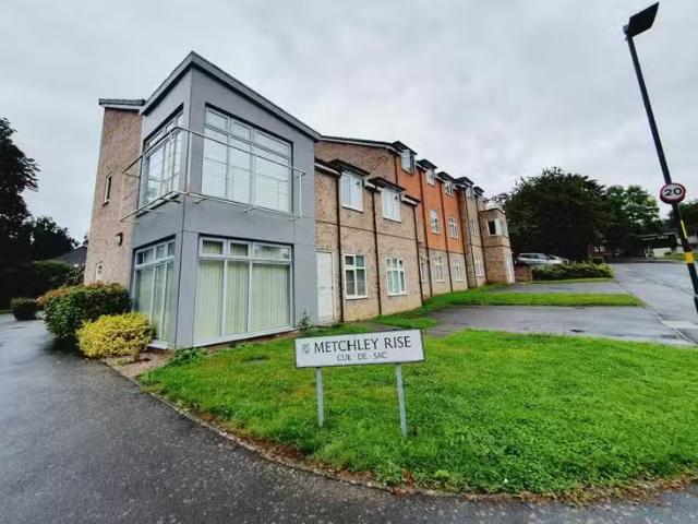 2 bedroom flat for rent in Metchley Rise, Harborne, Birmingham.