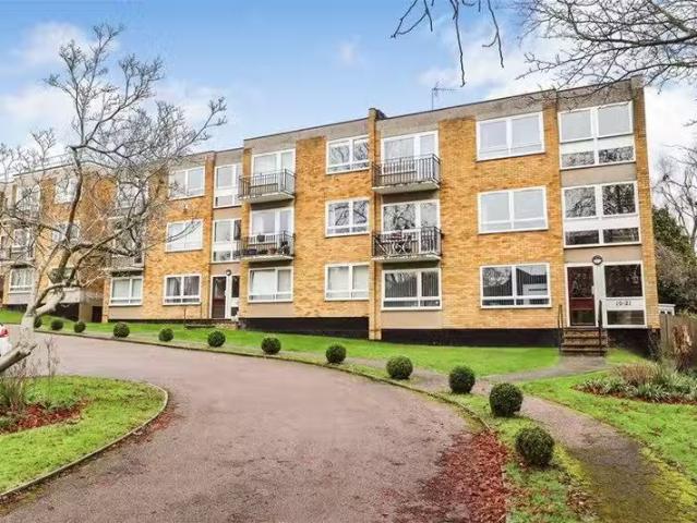 2 bedroom flat for rent in Milton Road, Harpenden, AL5