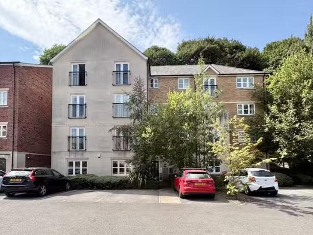2 bedroom flat for rent in Montgomery Avenue, Far Headingley.