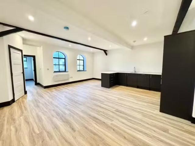 2 bedroom flat for rent in Monkton Place, Ramsgate, CT11