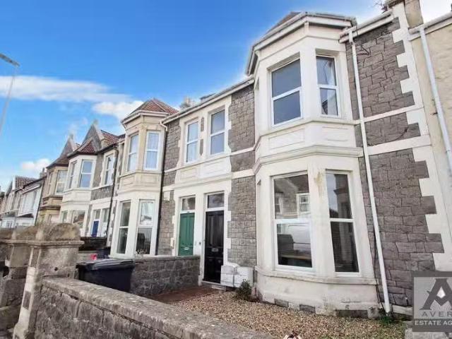 2 bedroom flat for rent in Moorland Road, BS23