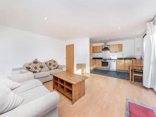 2 bedroom flat for rent in Morton Close, London, E1