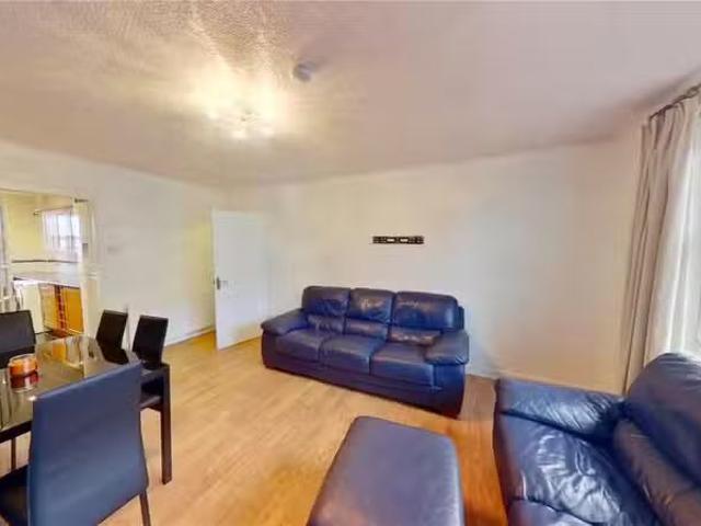 2 bedroom flat for rent in New Street, Edinburgh, EH21