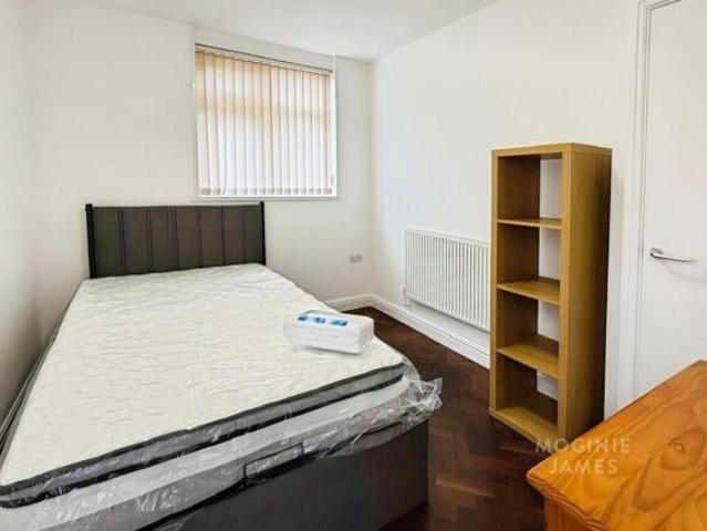 2 bedroom flat for rent in Newport Road, Cardiff, CF24