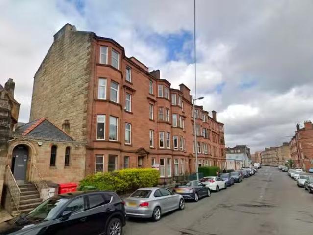 2 bedroom flat for rent in Niddrie Road, Queens Park, Glasgow.