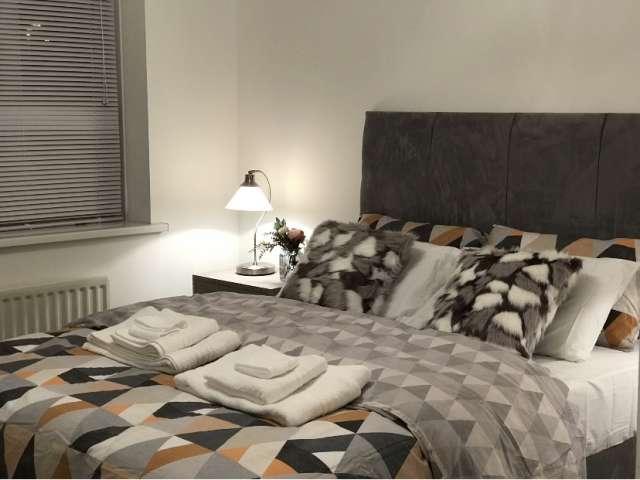 2 bedroom flat for rent in North End, London