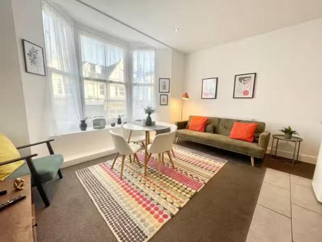 2 bedroom flat for rent in Northdown Road, Margate, CT9