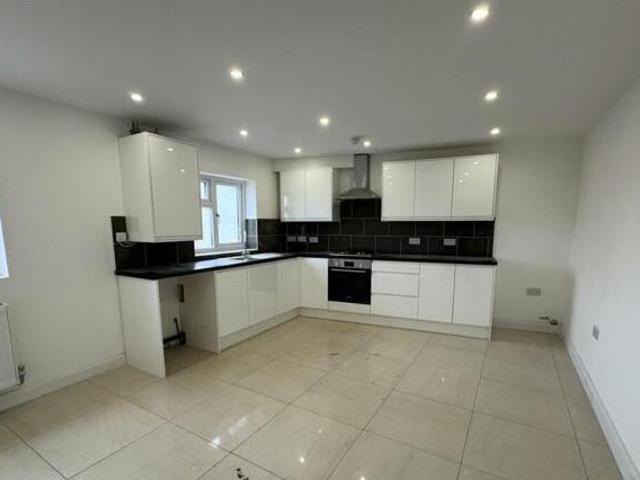 2 Bedroom Flat For Rent In Nuneaton, Warwickshire
