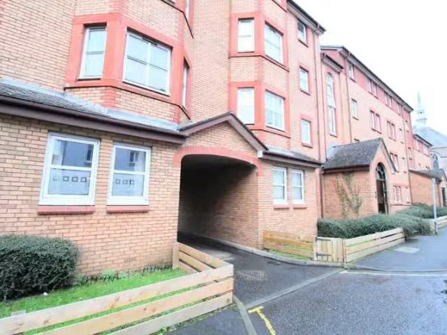 2 bedroom flat for rent in Orwell Terrace, Edinburgh, Edinburg.