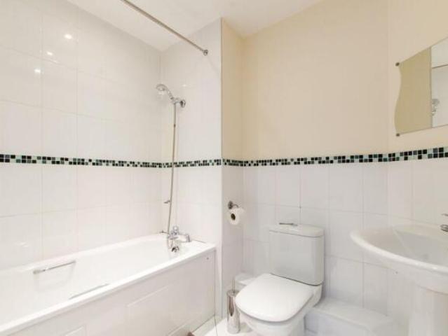 2 bedroom flat for rent in Pancras Way, Bow, London, E3