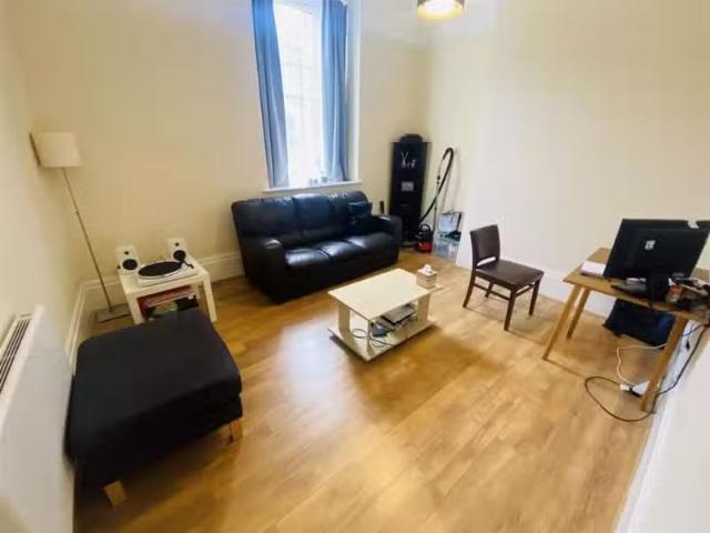 2 bedroom flat for rent in Park Street, Bristol, BS1