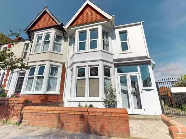 2 bedroom flat for rent in Pen Y Lan Terrace, Pen y lan, Cardi.
