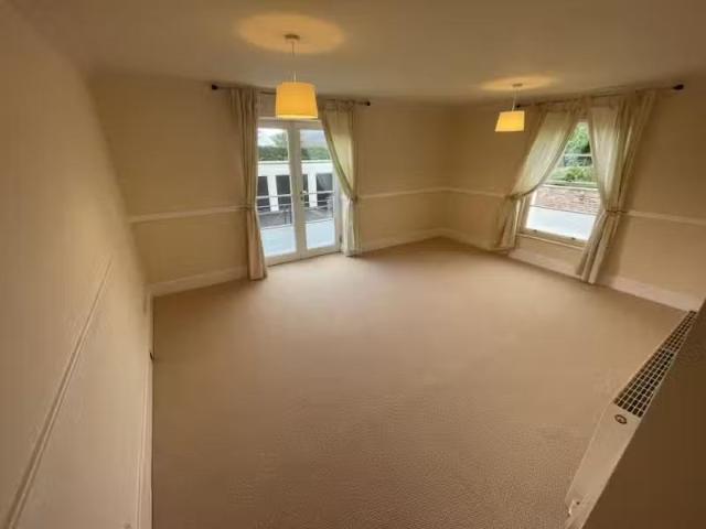 2 bedroom flat for rent in Pittville Circus Road, Askham Court.