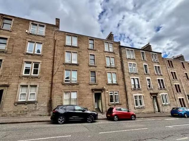 2 bedroom flat for rent in Provost Road, Dundee, DD3
