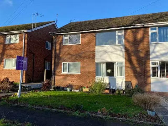 2 bedroom flat for rent in Priory Road, Oldswinford, DY8