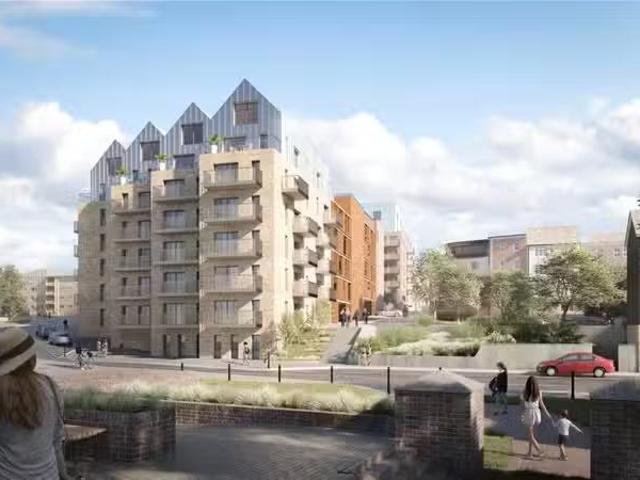 2 bedroom flat for rent in Queen Street, Gravesend, Kent, DA12