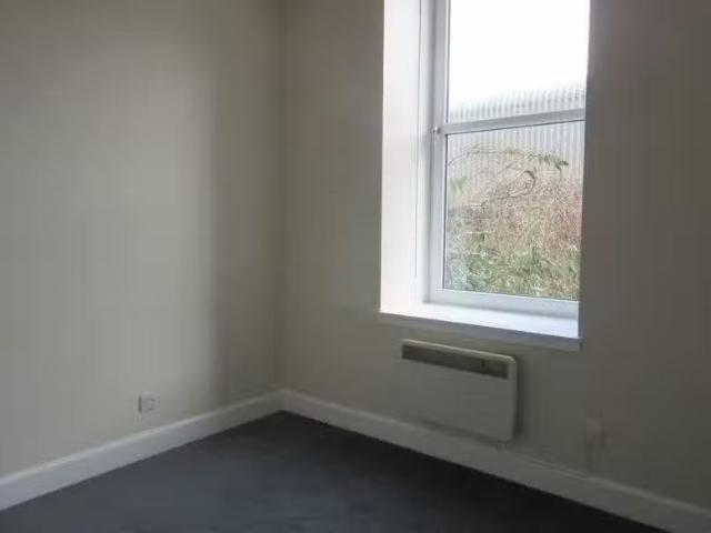 2 bedroom flat for rent in Ramsay Place, Edinburgh, Midlothian.