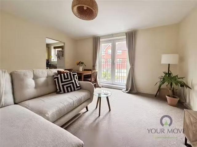2 bedroom flat for rent in Railway Walk, Bromsgrove, Worcester.