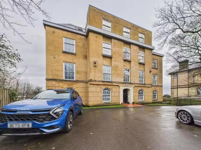 2 bedroom flat for rent in Rock Park, Birkenhead, CH42