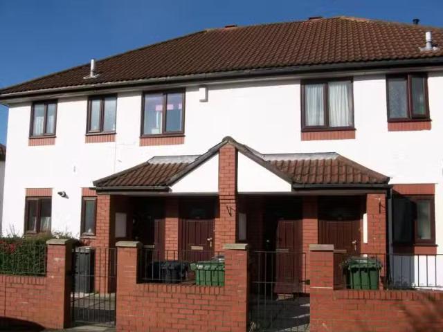 2 bedroom flat for rent in School Road, Kingswood, Bristol, BS15