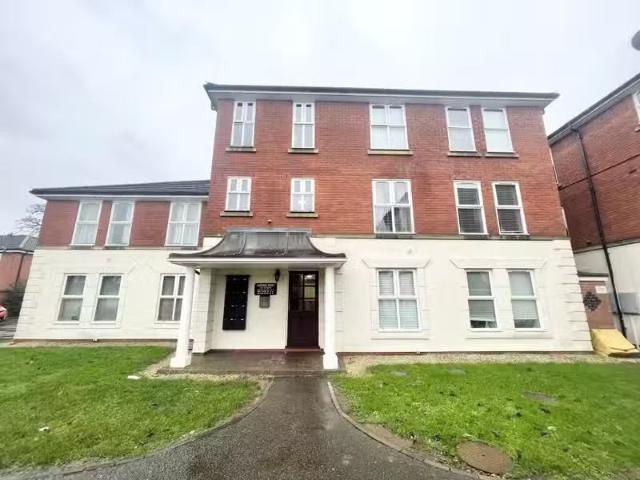 2 bedroom flat for rent in Sapphire Drive, Leamington Spa, CV31