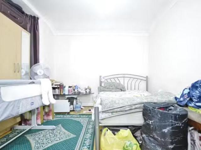 2 bedroom flat for rent in Second Avenue, Manor Park, E12