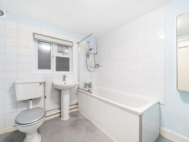 2 Bedroom Flat For Rent in Shortlands