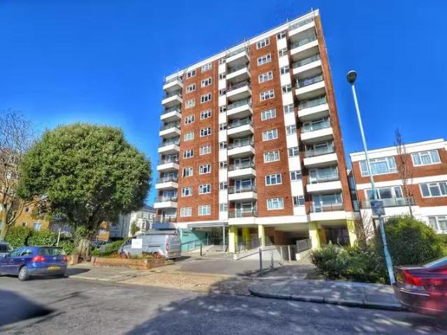 2 bedroom flat for rent in Shelley Road, Worthing, Worthing, B.