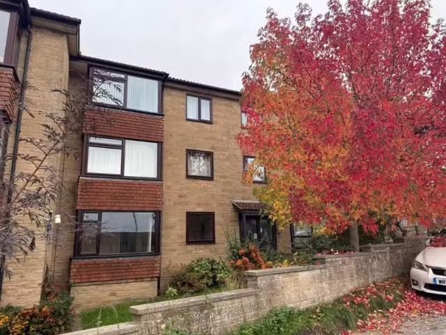 2 bedroom flat for rent in Sherborne Road, Yeovil, BA21