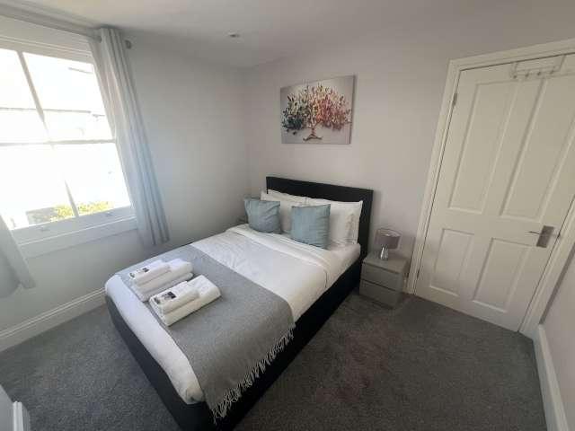 2 bedroom flat for rent in South Acton, London